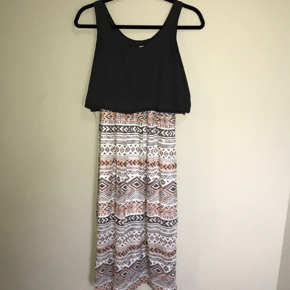 Patterned Maxi Dress - Picture 2 of 3